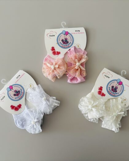 Güpürlü Fiyonklu Çorap & Bandana Seti Kız Bebek